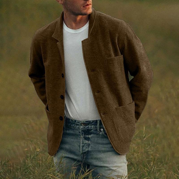Einreihige Herrenjacke mit mehreren Taschen