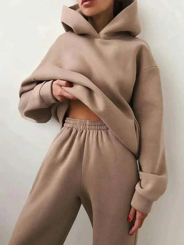 Set aus Kapuzenpulli und Hose für Damen