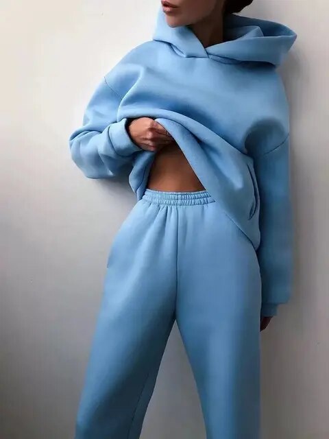 Set aus Kapuzenpulli und Sweatpants für Damen