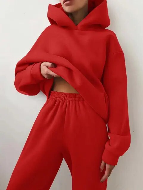 Set aus Kapuzenpulli und Sweatpants für Damen