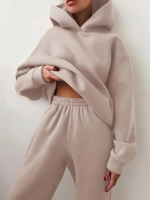 Set aus Kapuzenpulli und Sweatpants für Damen