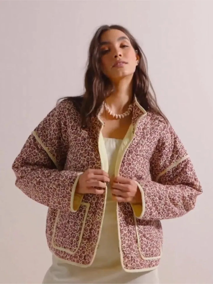 Damenjacke mit Blumenmuster