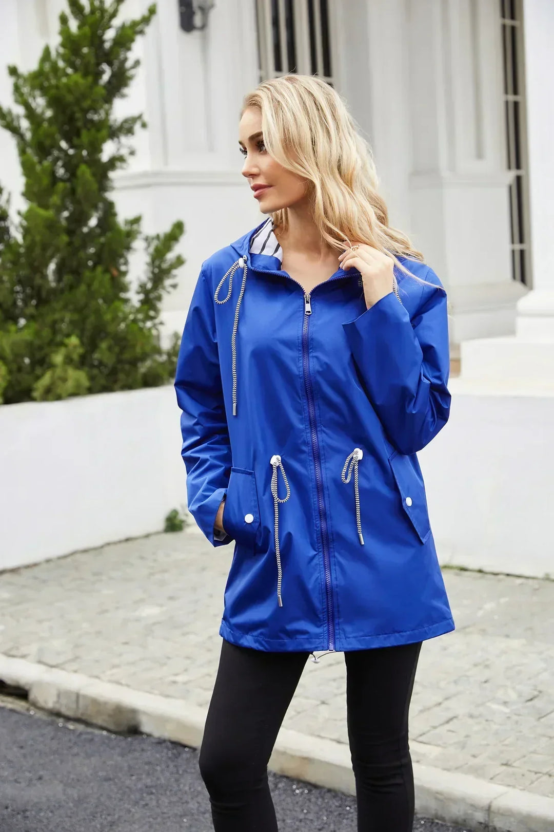 Windbreaker mit Kapuze und Seitentaschen für Damen