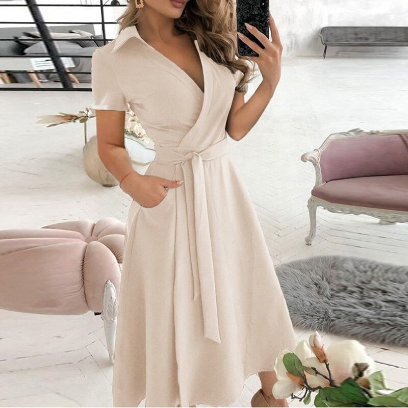 Elegantes Kleid mit Gürtel für Damen