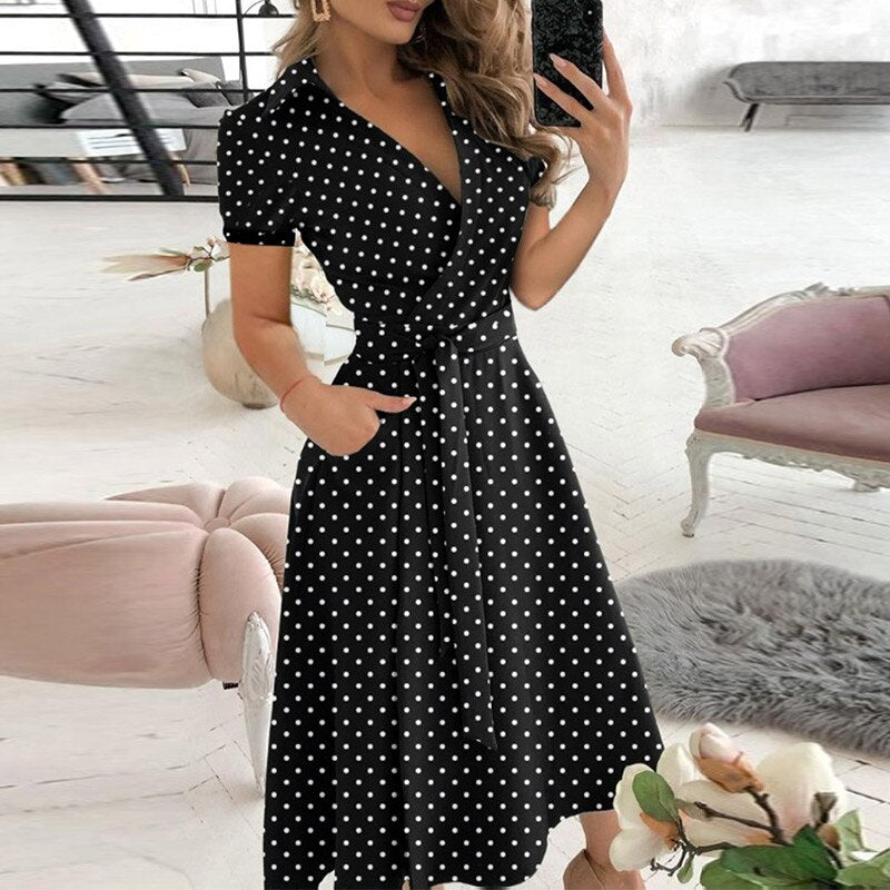 Elegantes Kleid mit Gürtel für Damen